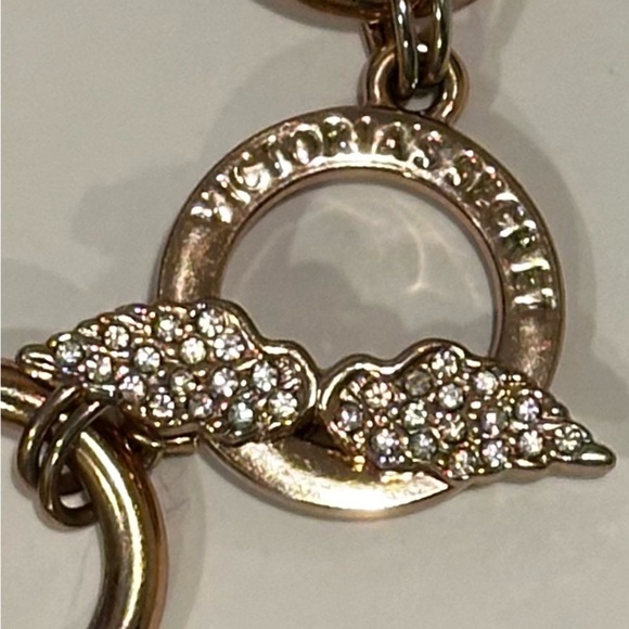 Victoria's Secret Limited Edition Rose Gold Chain-Link Bracelet with Wings - Picture 2 of 4